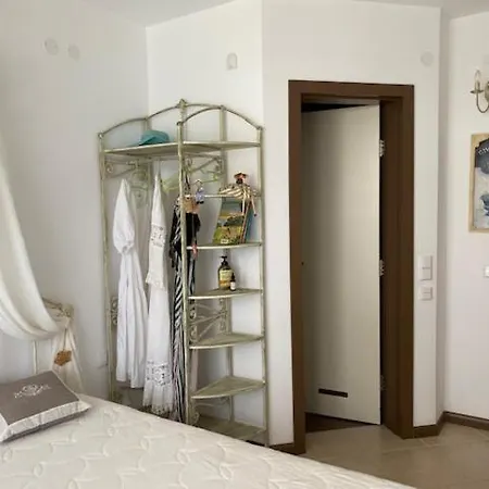 Апартамент Oasis With 2 Bedrooms *