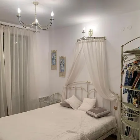 Апартамент Oasis With 2 Bedrooms Лозенец